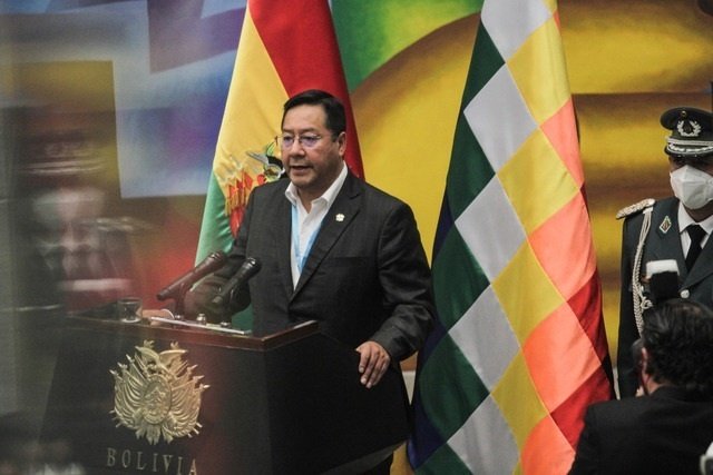 Luis Arce sale bien de revisión médica tras cáncer