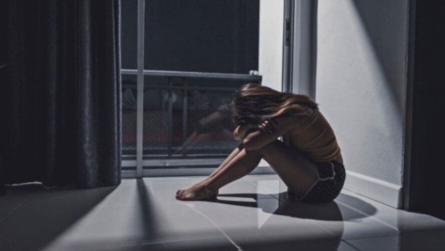 Acusan a influencer de «incitar al suicidio» tras publicar un desafío que reta la muerte