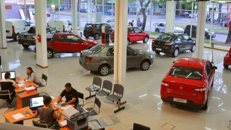 Venta de autos nuevos se desploma 28% en 2020 por coronavirus