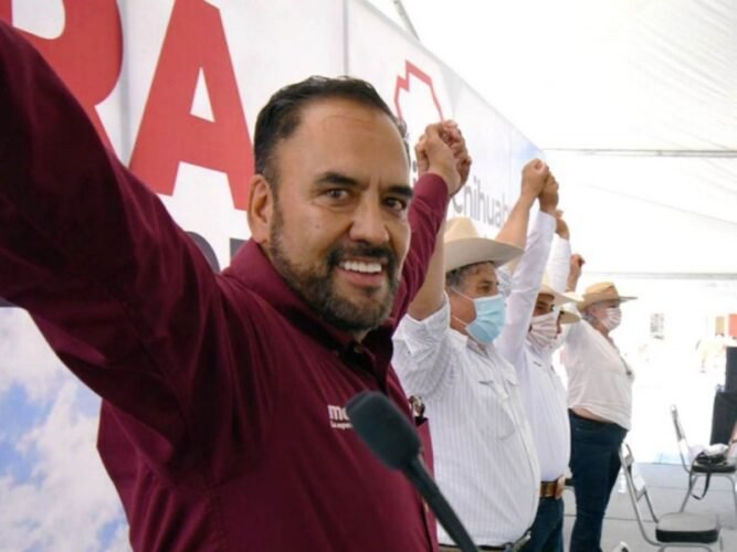 Por 4 semanas, Juan Carlos Loera lidera preferencias electorales