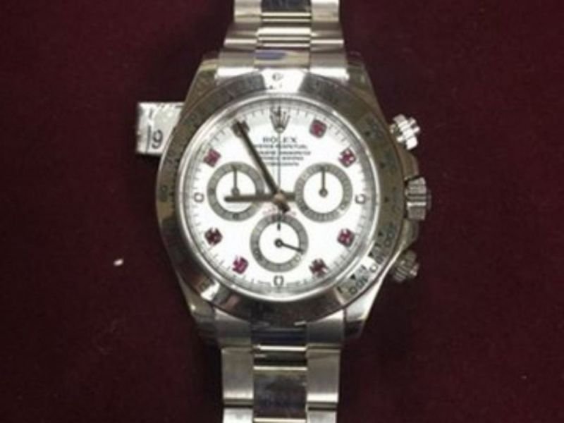 Subastarán relojes de lujo, autos y joyas en Los Pinos