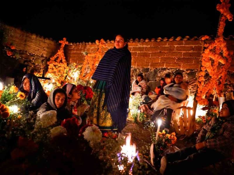 Alistan preparativos para Noche de Muertos en Pátzcuaro
