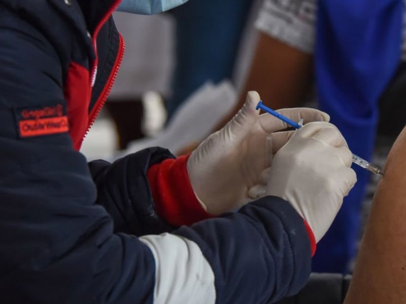 Secretaría de Salud debe explicar por qué no vacuna contra covid a menores de 12 a 17 años
