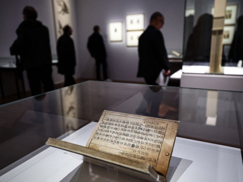 Francia expone el ‘Jikji’, el libro coreano impreso antes que Gutenberg creara la imprenta