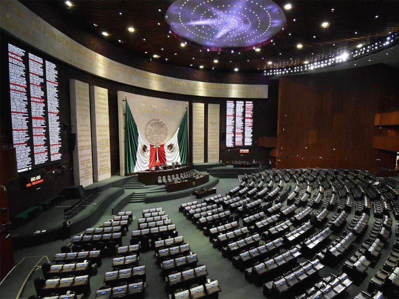 Diputados de Morena proponen más impuestos para ricos