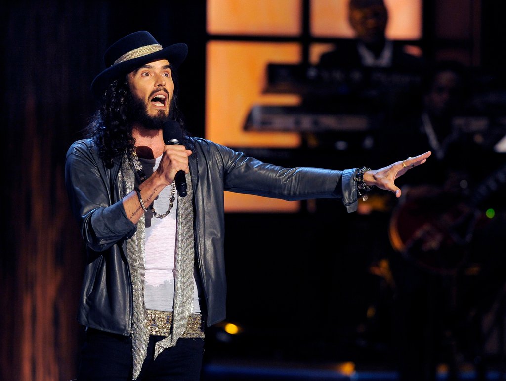 Policía recibe reporte tras denuncias en medios contra Russell Brand por abuso sexual