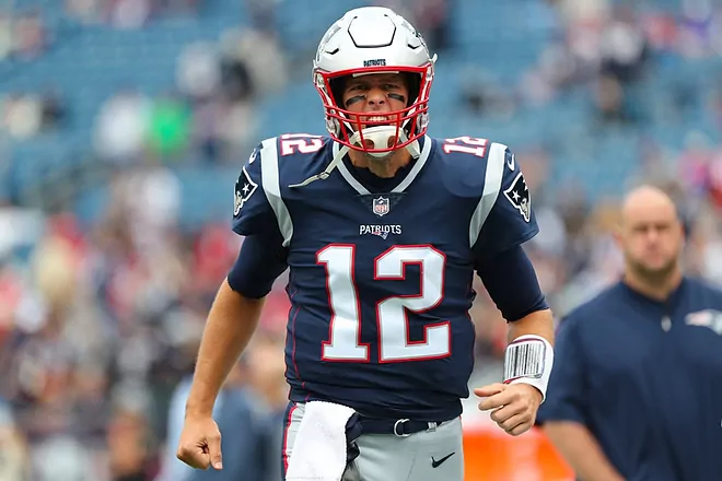 Tom Brady regresa a Foxboro, pero ahora como aficionado a los Patriots