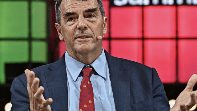 Tim Draper, inversor de riesgo de EU, dice que se debe postergar la regulación de la IA