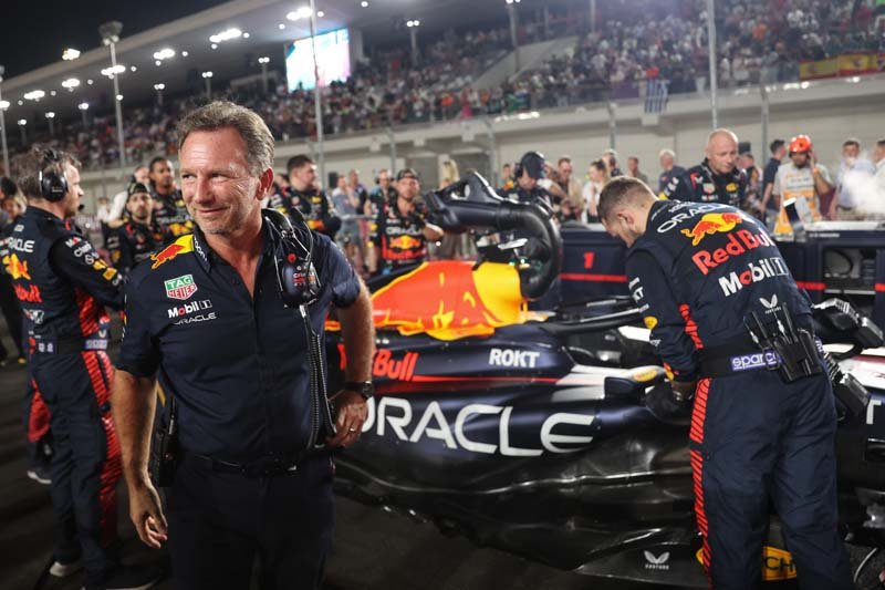 Christian Horner va por la cabeza de Checo Pérez
