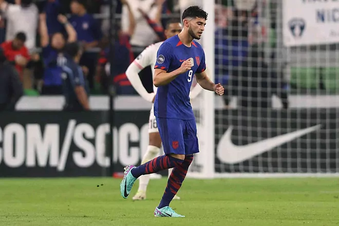 Estados Unidos se salvó del ridículo y prácticamente aseguró su pase a la Copa América al golear a Trinidad y Tobago