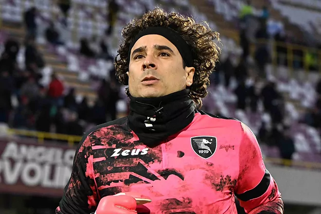 Guillermo Ochoa cuestionado por DT del Salernitana: «No hizo ninguna parada»
