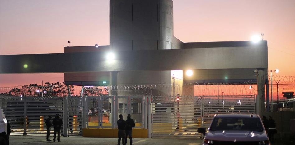 Defensoría Pública logra reinstalar porterías de futbol en el Altiplano