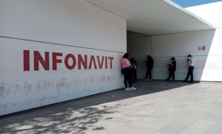 Infonavit devuelve 5 mil mdp a personas que pagaron de más