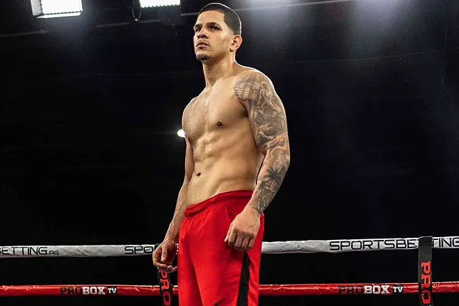 Edgar Berlanga se vuelve loco y ataca al Canelo e insulta a Jermell Charlo