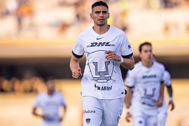 Guillermo Martínez deja cruel mensaje a Chivas: «Mi presente es mucho mejor»