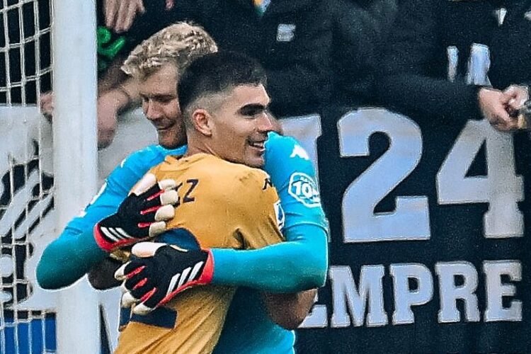 Genoa de Johan Vásquez rescata el empate vs Juventus