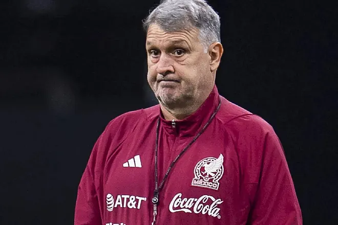 Revelan que Tata Martino desestimó la relación técnico-jugador y limitó a familias en Selección Mexicana