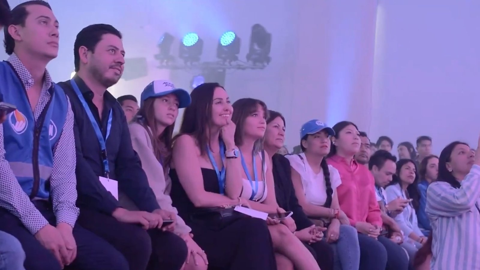 Con determinación, las y los jóvenes de Acción Juvenil se comprometen en la importancia de sus decisiones en este proceso electoral.