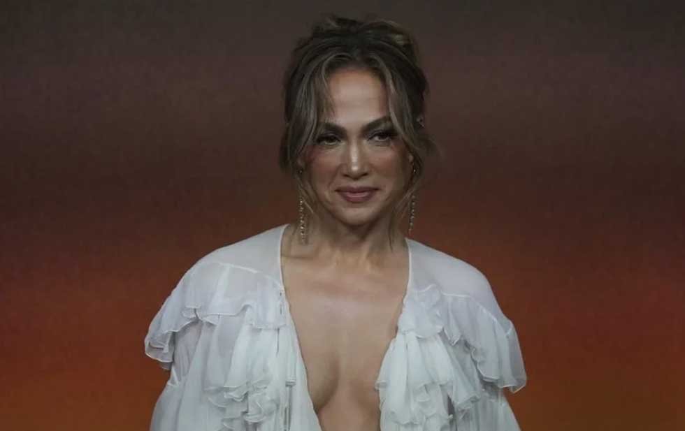 Peligra residencia de JLo en Las Vegas tras fracaso de disco