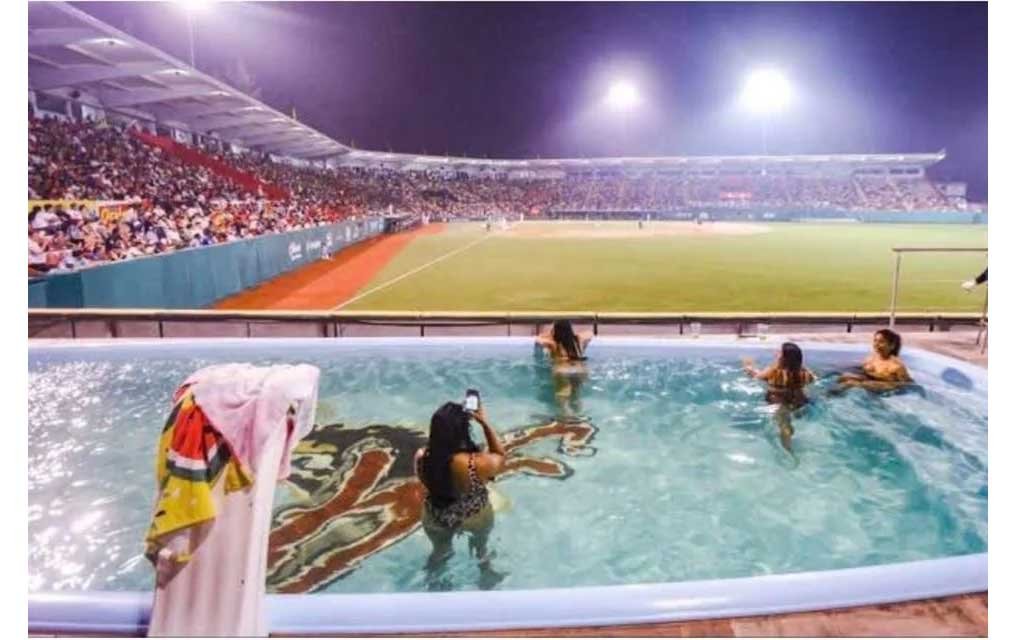 Beisbol desde la alberca, así es el Beto Ávila de Veracruz