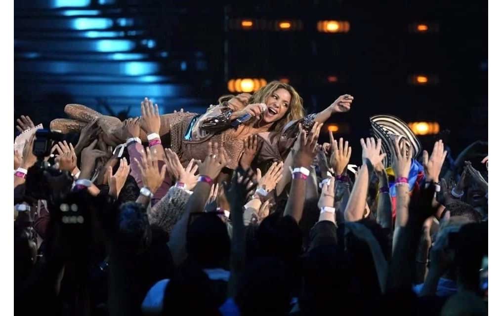 Shakira, Katy Perry y Pitbull engalanan boda de millonario