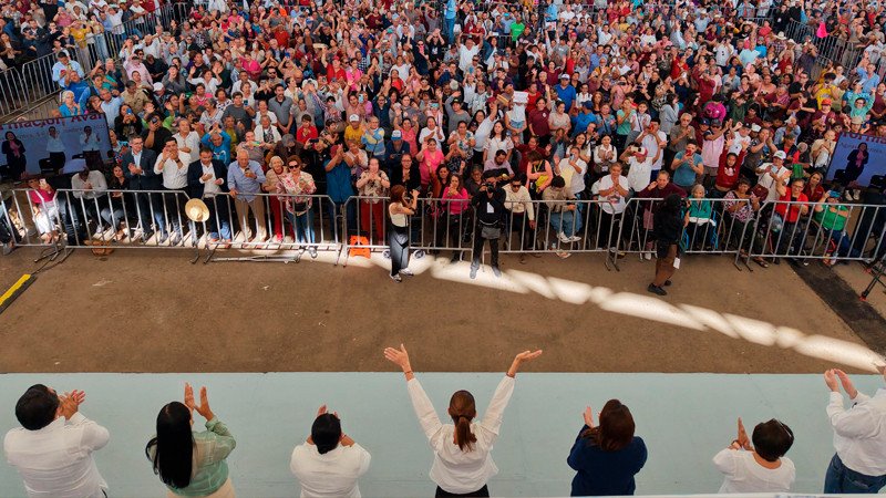 La gran reunión ciudadana: más de 50 mil personas asisten al inicio de la cuenta de Sheinbaum, una jornada clave para el futuro de la Ciudad de México.