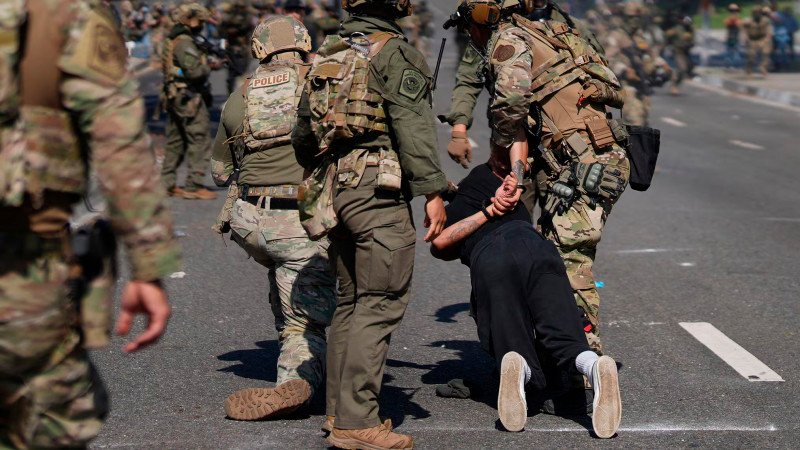 «La justicia se impone: despliegue militar en LA bajo orden de Trump fue declarado inconstitucional»