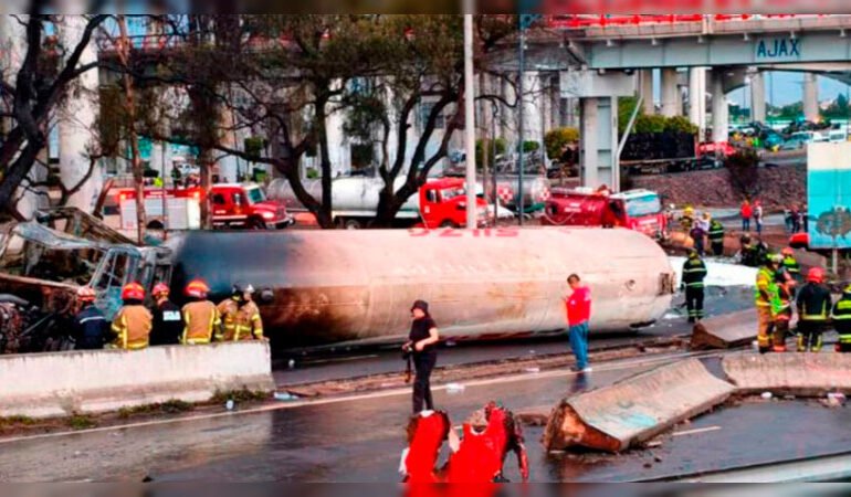 Tragedia en la capital: Chofer de la pipa que explotó en CDMX encuentra la muerte, 19 personas pierden vidas en el devastador accidente.