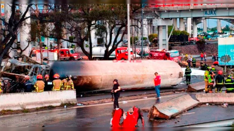 Tragedia en la capital: Chofer de la pipa que explotó en CDMX encuentra la muerte, 19 personas pierden vidas en el devastador accidente.