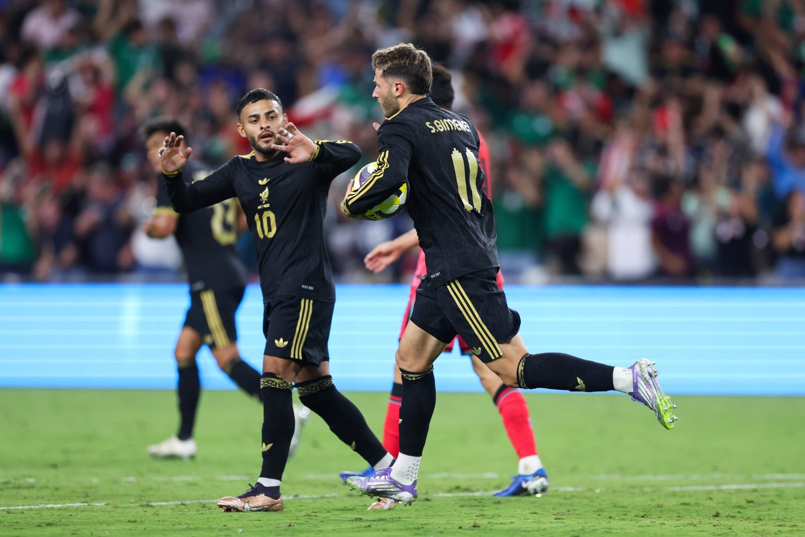 México revive la ilusión gracias al golazo de Santi Giménez que revuelve la tabla clasificatoria ante Corea del Sur.