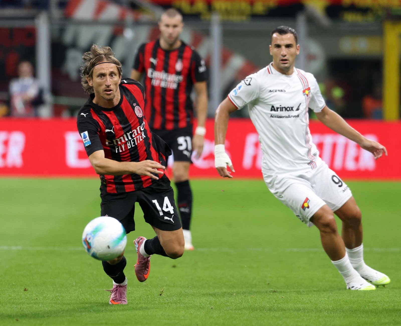 La Batalla de la Serie A: El Clásico Italiano entre AC Milan y Bologna, en Vivo, con Horarios, Alineaciones y Análisis.