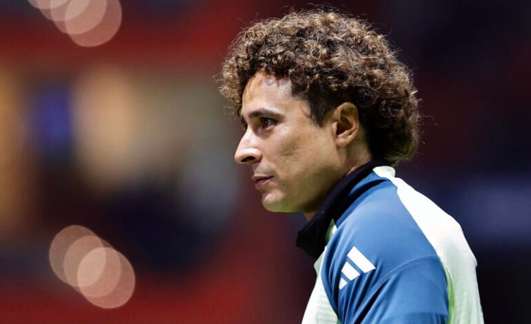 La caída del fichaje: Memo Ochoa, el objetivo frustrado que ahora afronta un desafío sin precedentes en España.