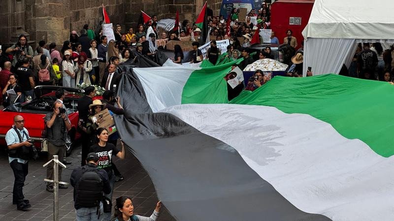 La pasión por el cine desborda en Morelia: miles de personas asisten a emotiva marcha por la libertad de expresión en el Festival Internacional de Cine.