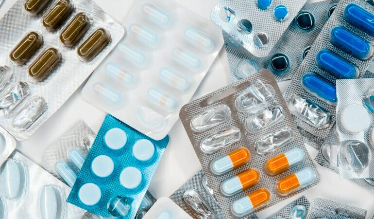 La Resistencia Antibiótica Globaliza: Un Nuevo Enemigo Invisible Afecta la Vida de Todas Las Personas