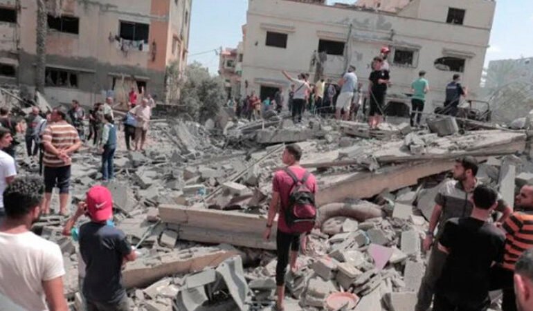 «Un llamado a la paz: Extremistas liberan a 20 rehenes con vida después de un dramático alto al fuego con Israel»