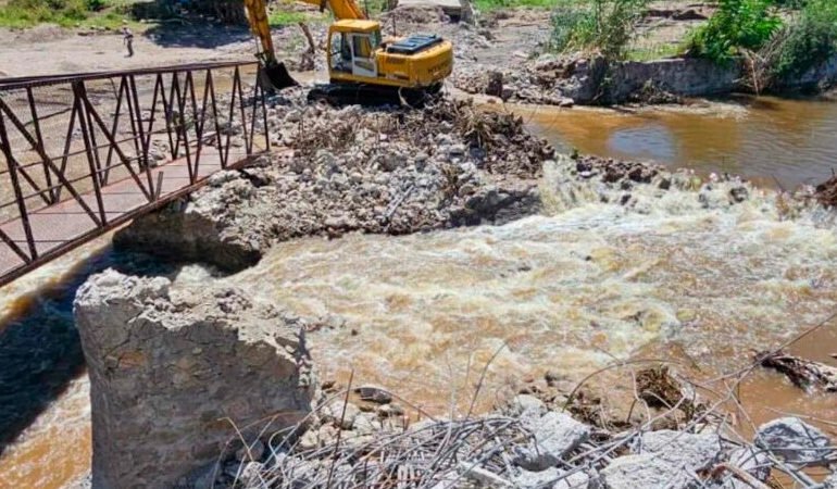Crisis de Comunicaciones: Más de 300 Comunidades Quedan Aisladas en Medio de Fuerentes Tormentas.
