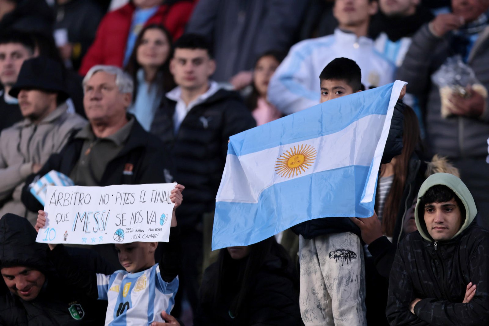 El Equipo Nacional Argentino Sorprende en su Momento Cumbre Sin el Goleador Messi al Frente