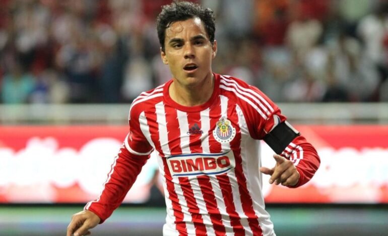 El futbolero condenado: Omar Bravo, icono del fútbol mexicano, se enfrenta a la justicia después de ser acusado de abuso sexual y violencia doméstica.